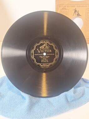 Victor 20282 Mario Perry- Over the Waves / Sirens Waltz 78rpm Vinyl- Excellent!